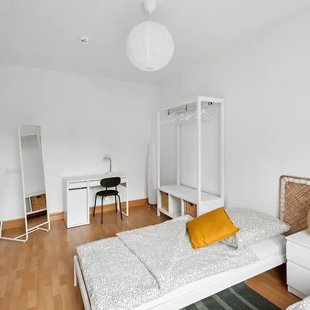 Modernes 3 Frisch Saniert Und Moebliert