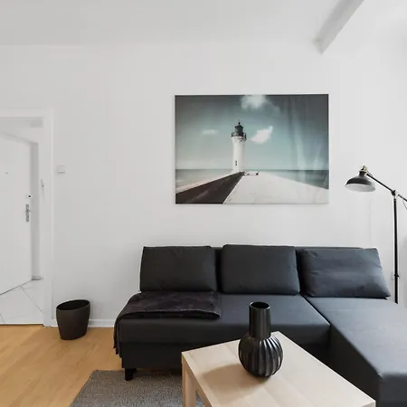 Modernes 3 Frisch Saniert Und Moebliert Apartment